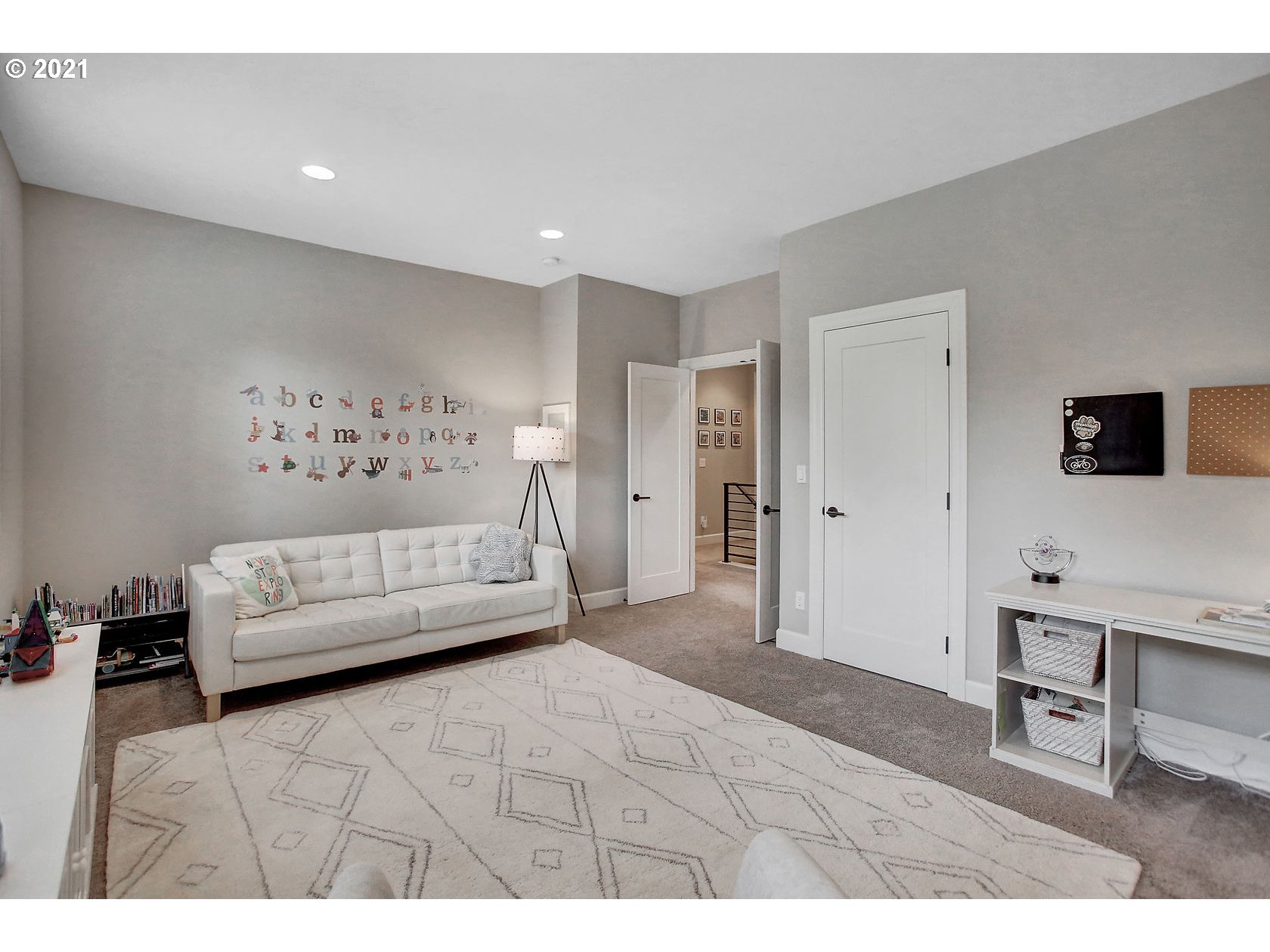 18958 Bryant Road Lake Oswego, OR 97034 - Photo 27 of 32 Gallery Image 27
