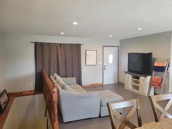 $365,000 | 500 6th Street Northeast, Stewartville, MN 55976