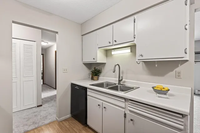 $97,500 | 3153 Old Highway 8, Unit 304, Roseville, MN 55418