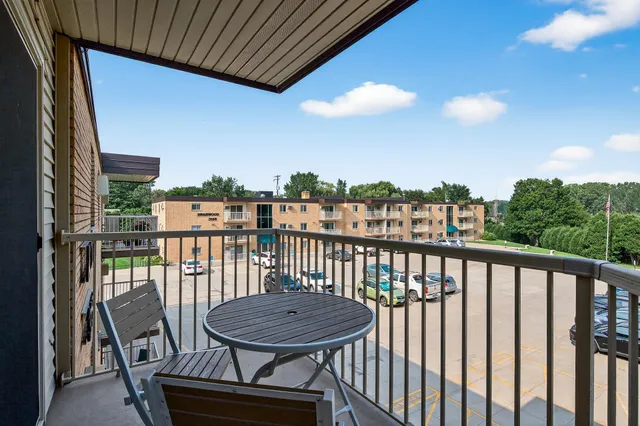 $97,500 | 3153 Old Highway 8, Unit 304, Roseville, MN 55418