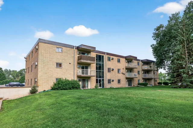 $97,500 | 3153 Old Highway 8, Unit 304, Roseville, MN 55418