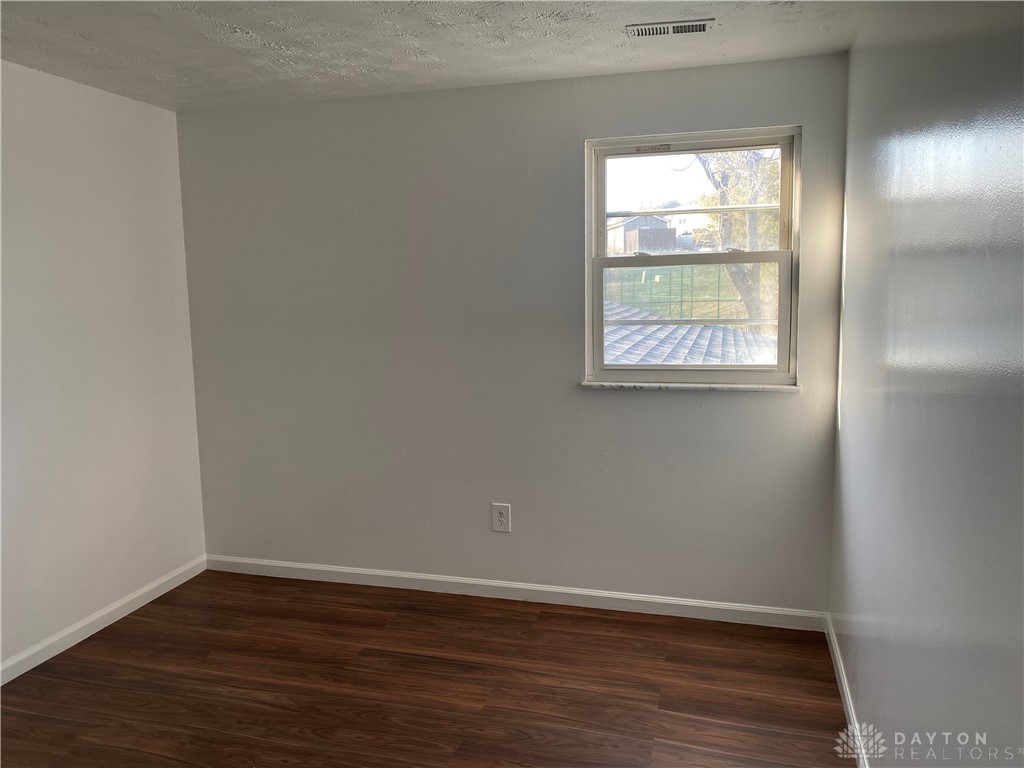 5551 Hummock Road Dayton, OH 45426 - Photo 10 of 11 bdrm3