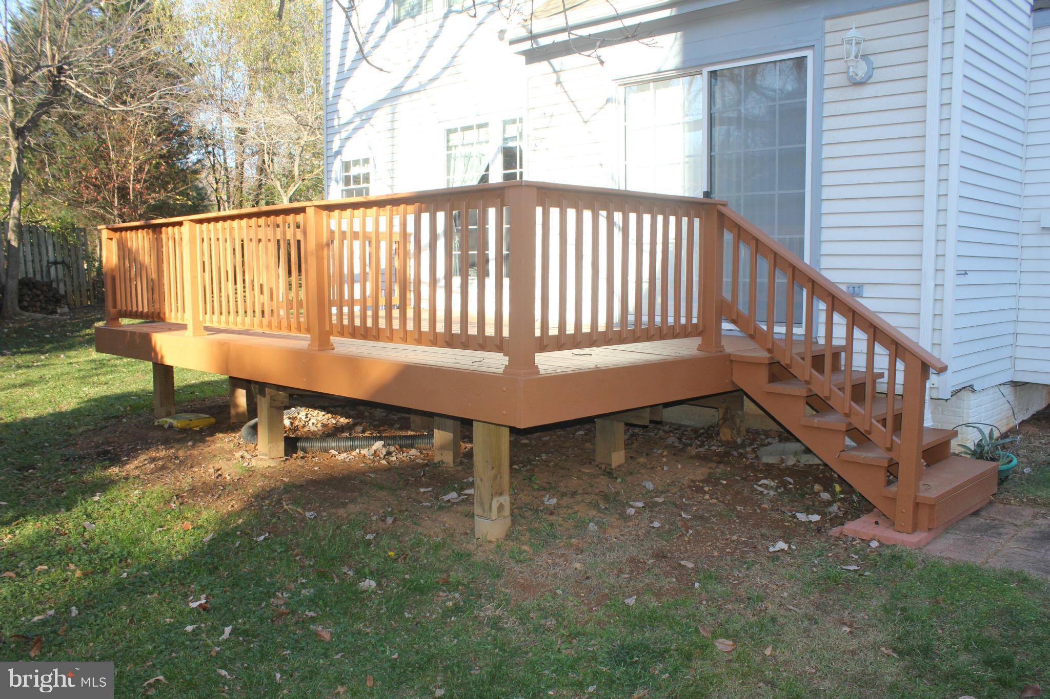 417 Deer Path Avenue Southwest Leesburg, VA 20175 - Photo 3 of 28 Exterior (Rear)
