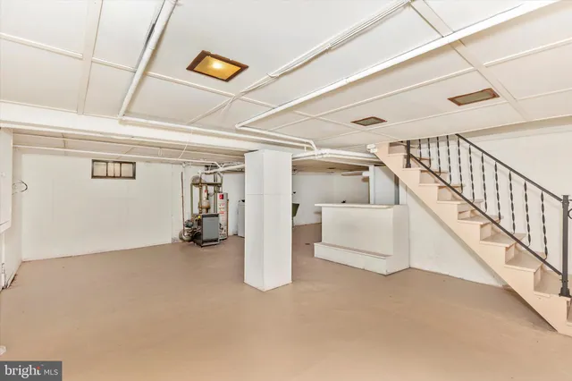 a view of entryway and hall