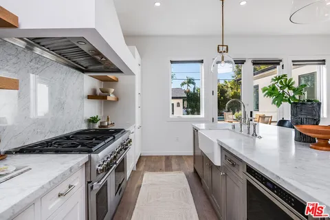 $3,499,000 | 935 South Burnside Avenue, Los Angeles, CA 90036