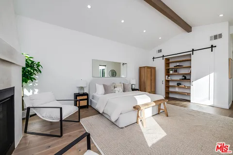 $3,499,000 | 935 South Burnside Avenue, Los Angeles, CA 90036