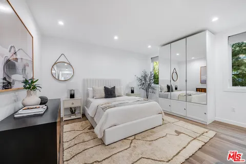 $3,499,000 | 935 South Burnside Avenue, Los Angeles, CA 90036