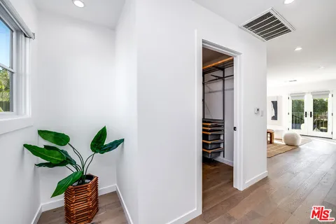 $3,499,000 | 935 South Burnside Avenue, Los Angeles, CA 90036