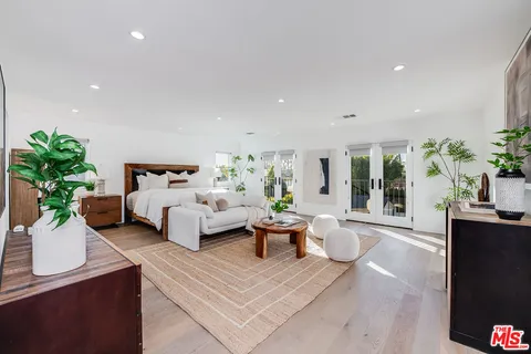 $3,499,000 | 935 South Burnside Avenue, Los Angeles, CA 90036