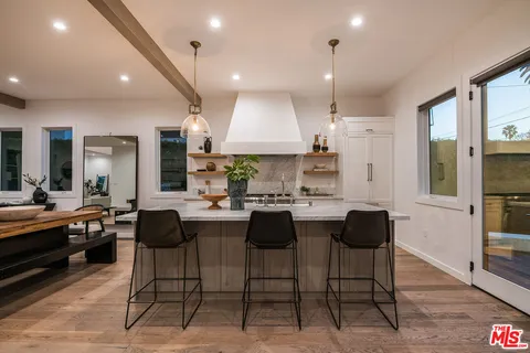 $3,499,000 | 935 South Burnside Avenue, Los Angeles, CA 90036