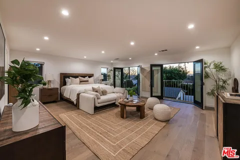 $3,499,000 | 935 South Burnside Avenue, Los Angeles, CA 90036