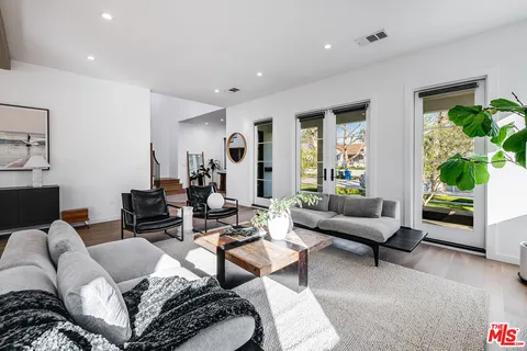 $3,499,000 | 935 South Burnside Avenue, Los Angeles, CA 90036