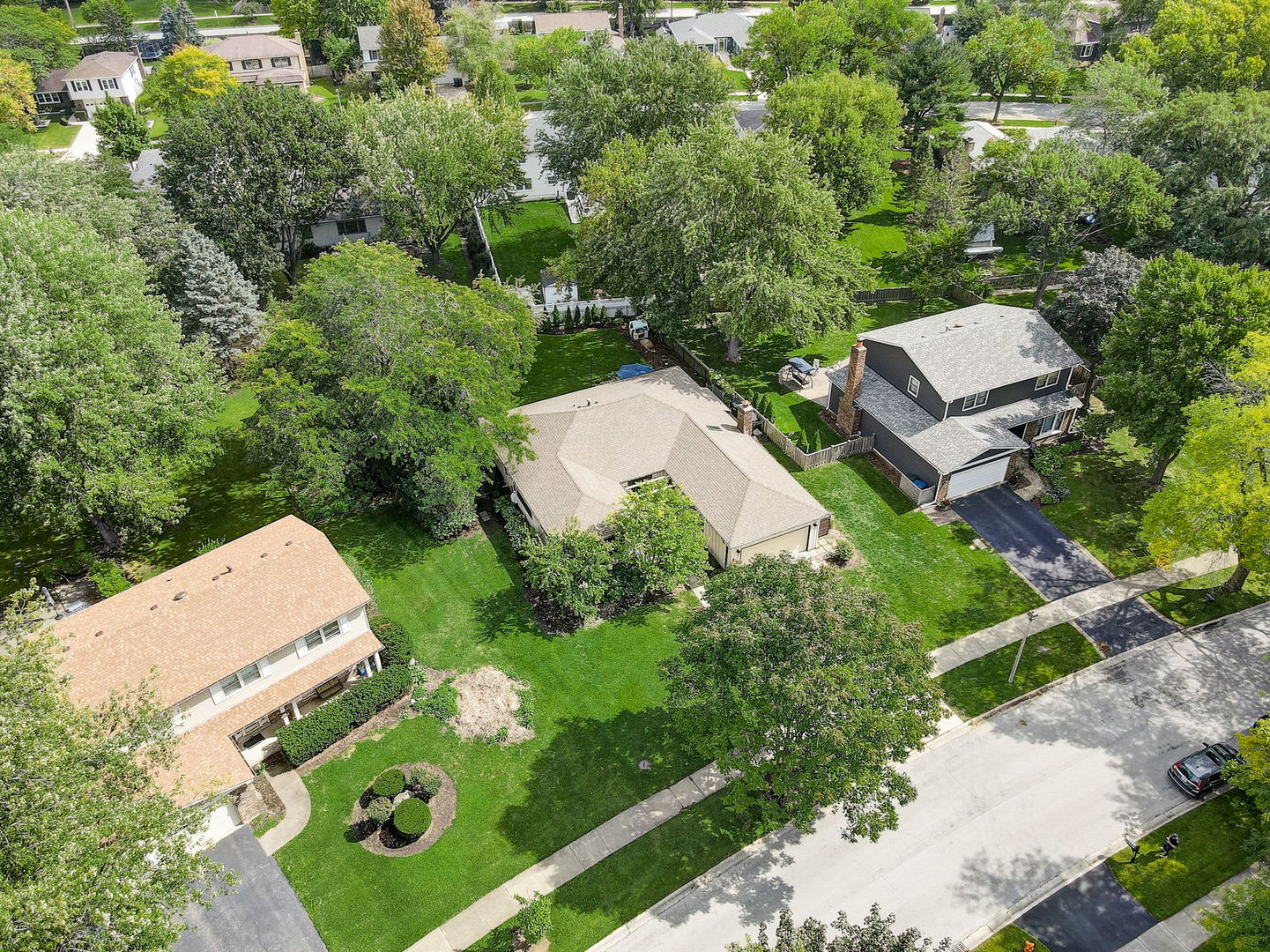 1514 Applegate Drive Naperville, IL 60565 - Photo 47 of 51 an aerial view of a house with yard