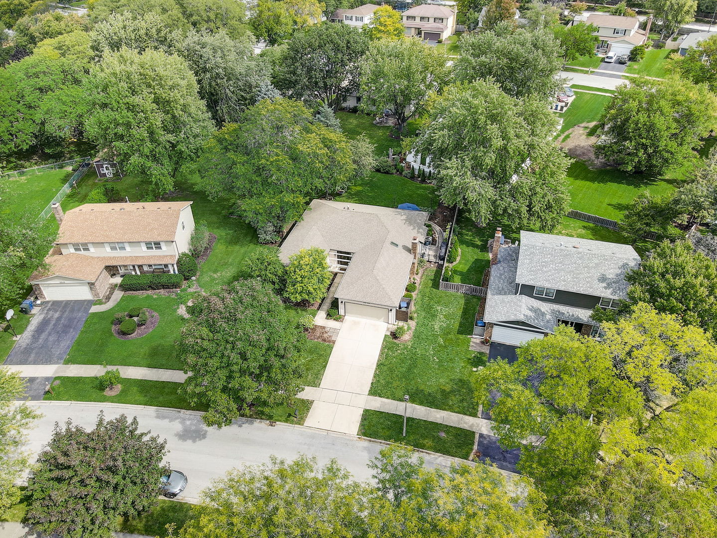 1514 Applegate Drive Naperville, IL 60565 - Photo 49 of 51 an aerial view of a house with a garden