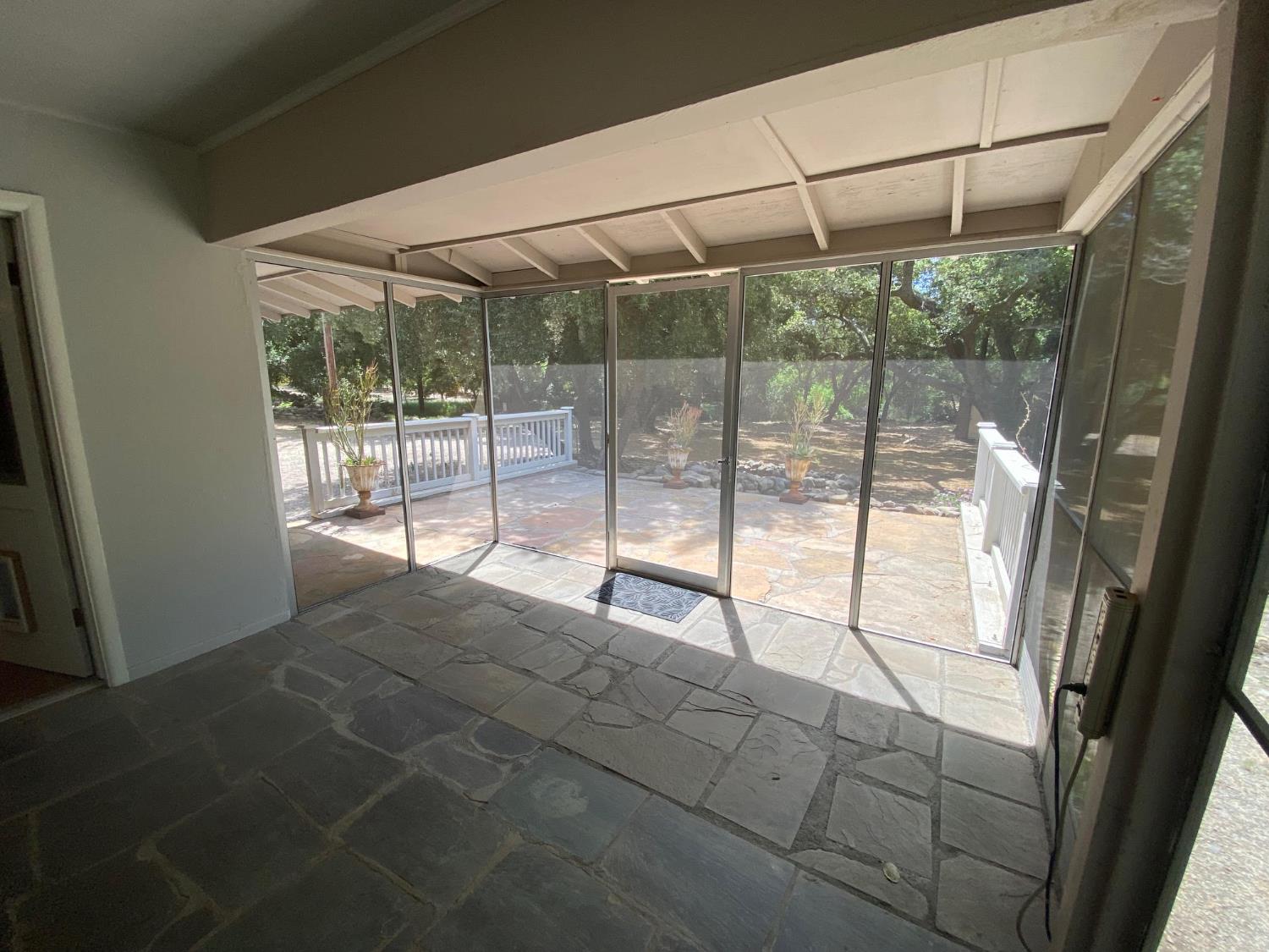 1073 Shippee Lane Ojai, CA 93023 - Photo 11 of 28
