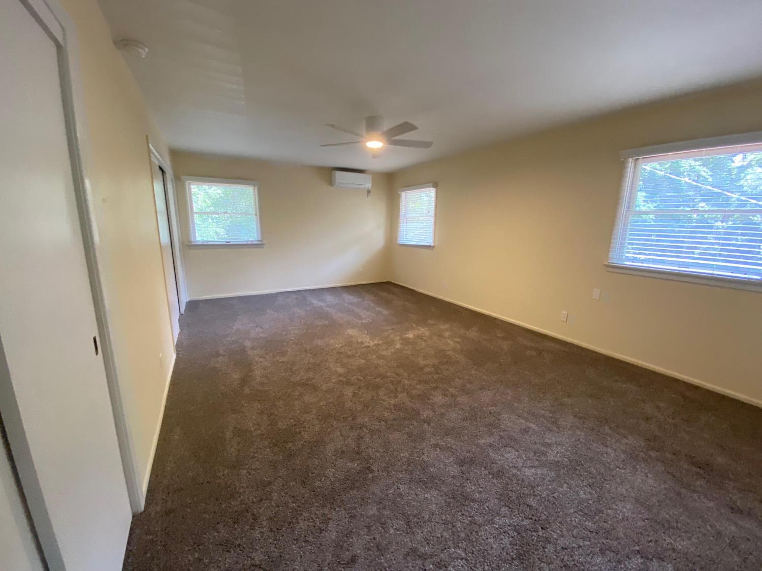 1073 Shippee Lane Ojai, CA 93023 - Photo 18 of 28 an empty room with windows