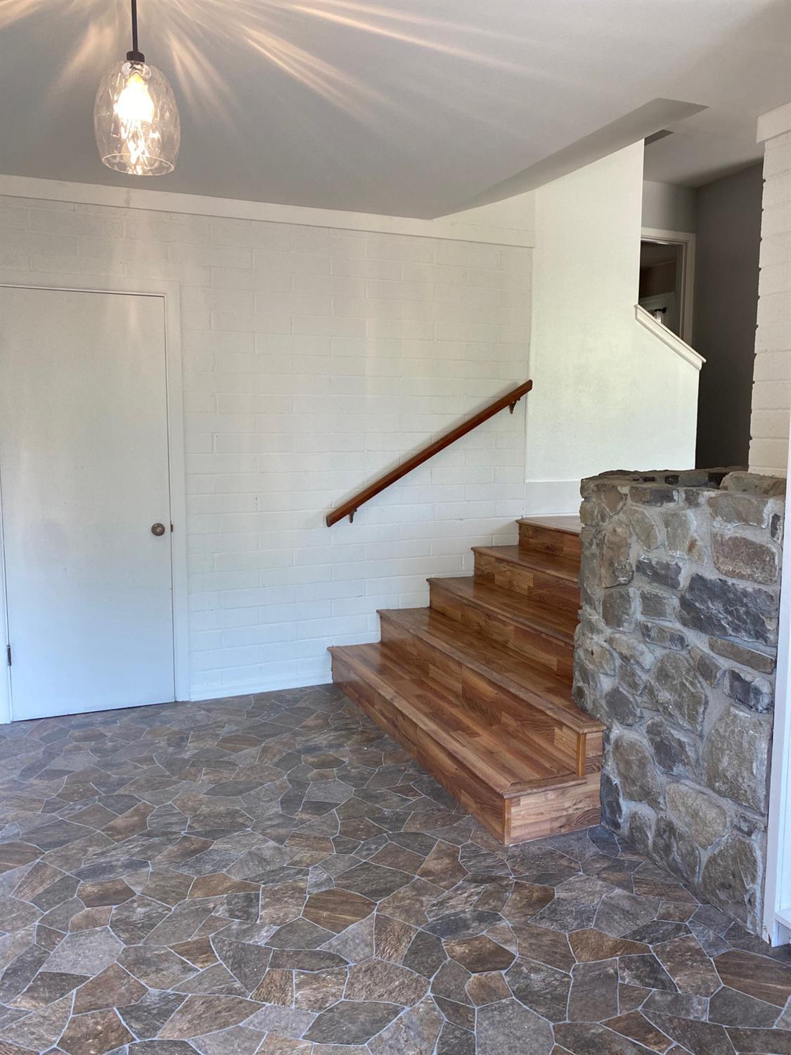 1073 Shippee Lane Ojai, CA 93023 - Photo 7 of 28 a view of entryway