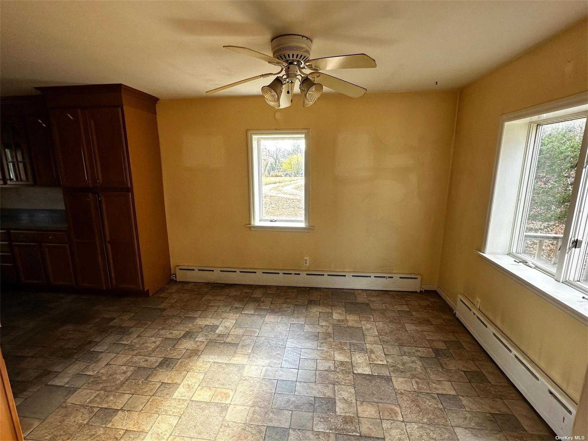 2468 River Road Calverton, NY 11933 - Photo 7 of 20