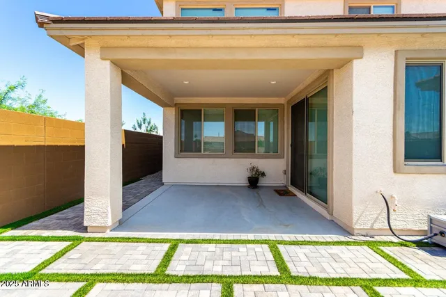 $3,200 | 8773 West Medlock Drive, Glendale, AZ 85305