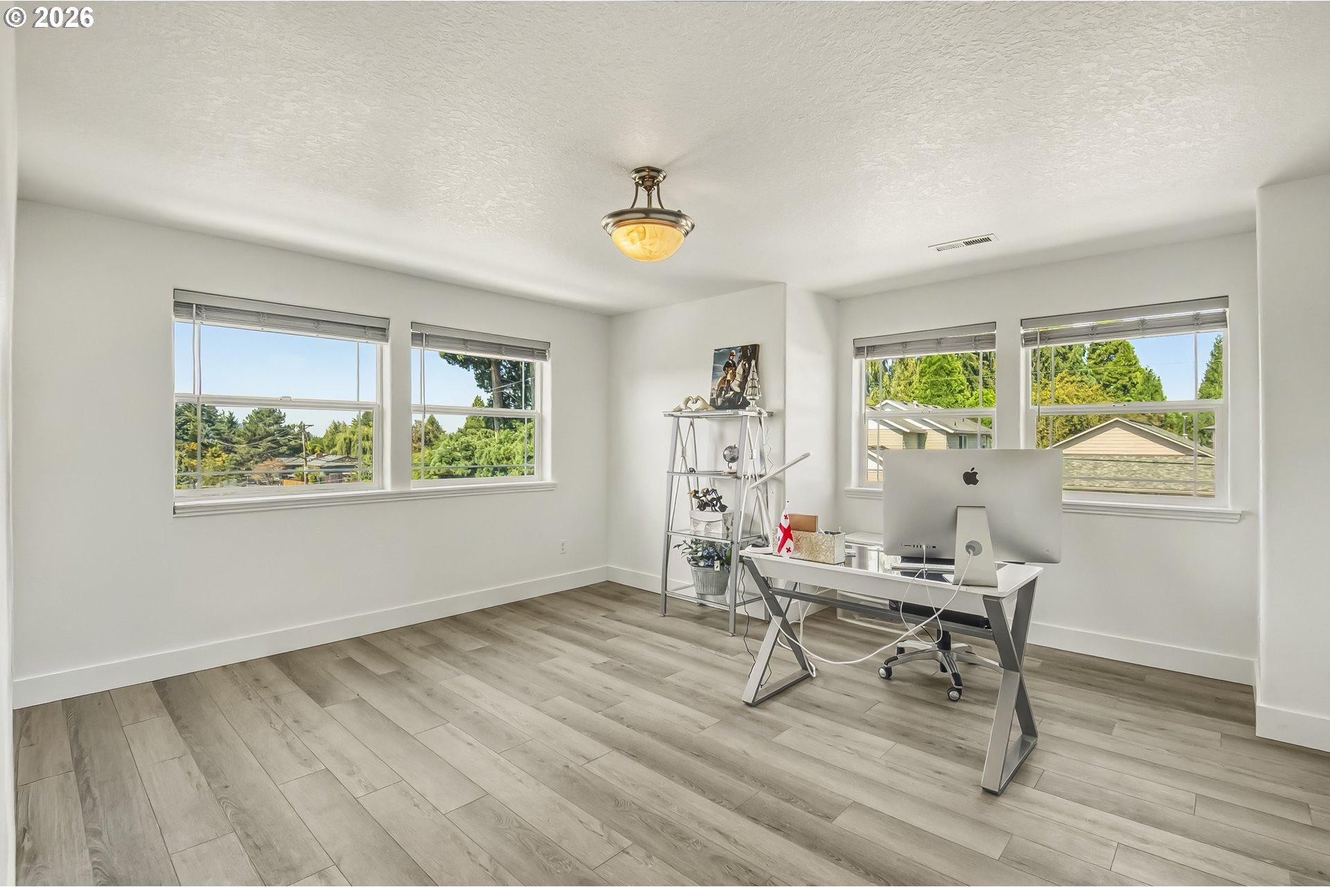 4726 Southeast Salquist Road Gresham, OR 97080 - Photo 23 of 37 Gallery Image 23