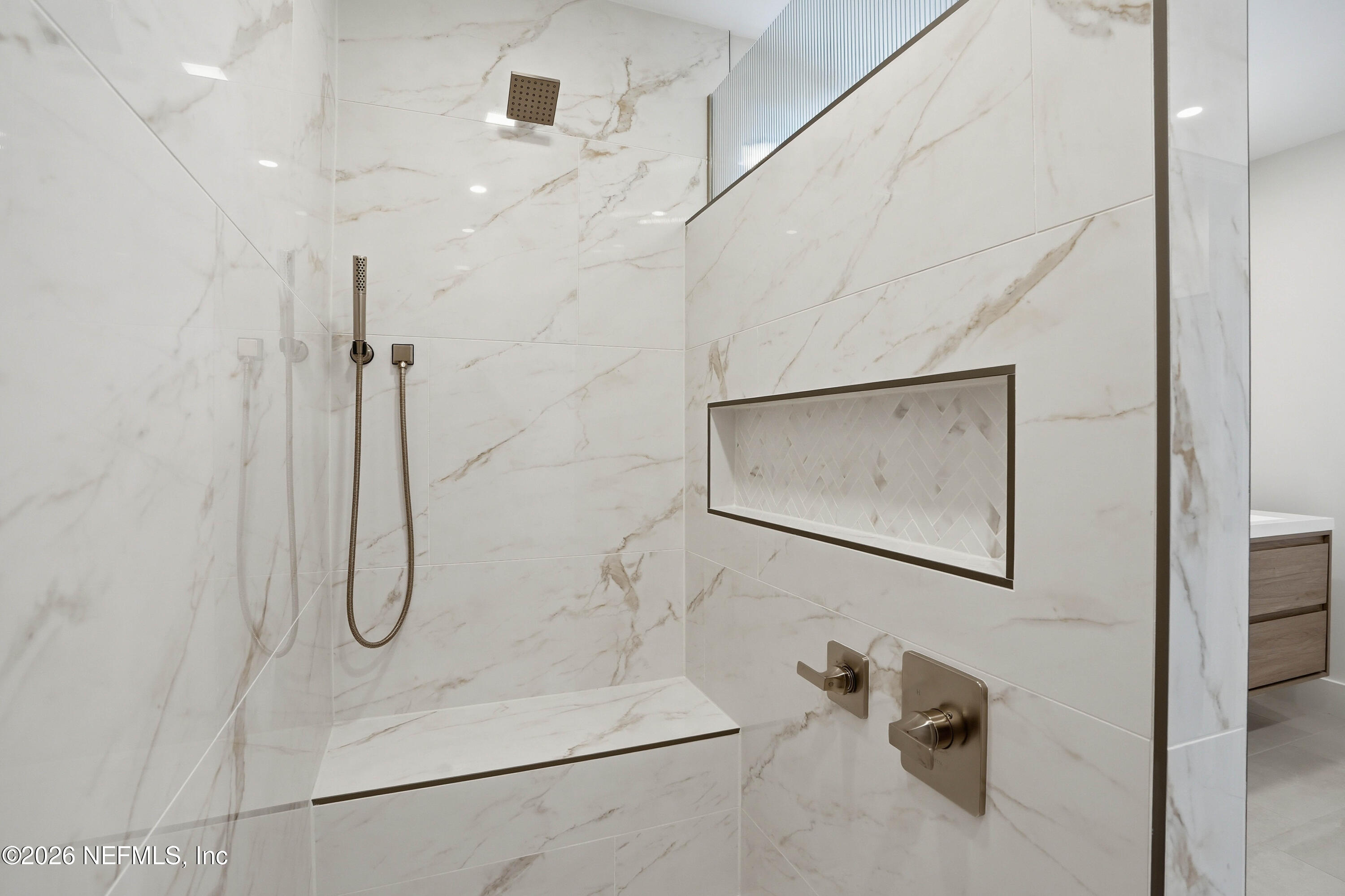 8228 Hollyridge Road Jacksonville, FL 32256 - Photo 23 of 65 28-Shower