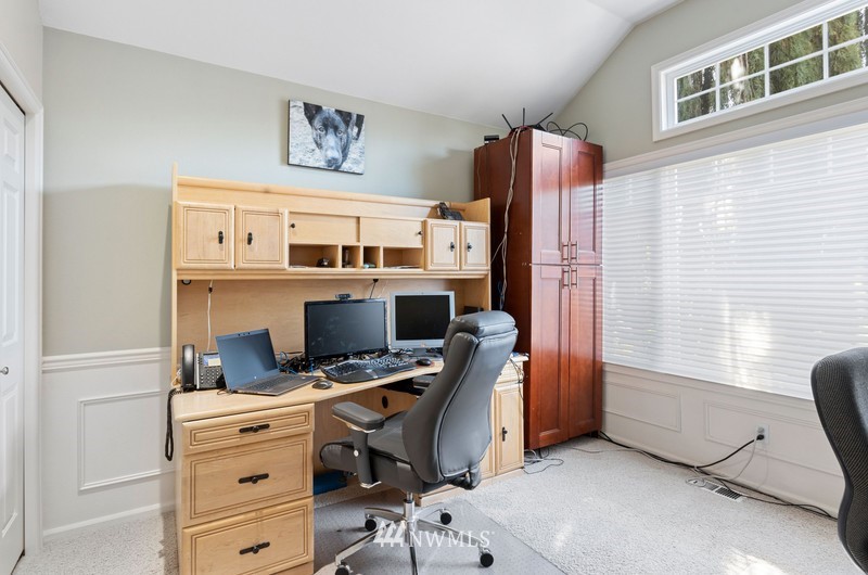 19303 Meridian Place West Bothell, WA 98012 - Photo 14 of 26