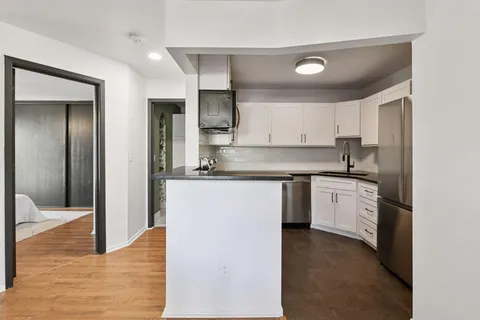 $174,900 | 2030 Ridge Drive, Unit 31, St. Louis Park, MN 55416