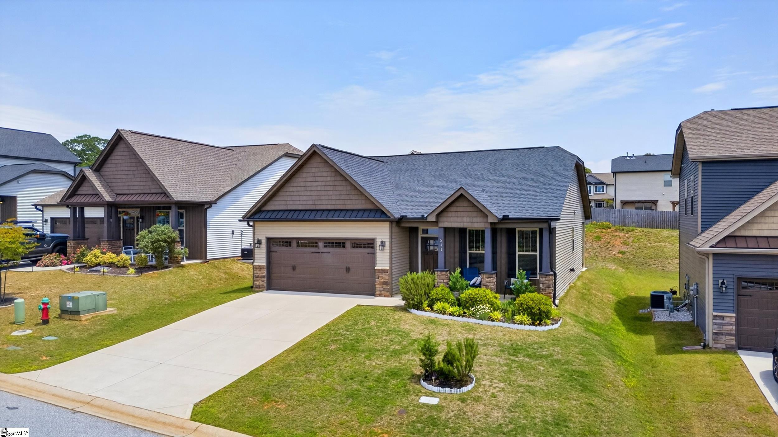 541 Chantry Lane Moore, SC 29369 - Photo 2 of 35