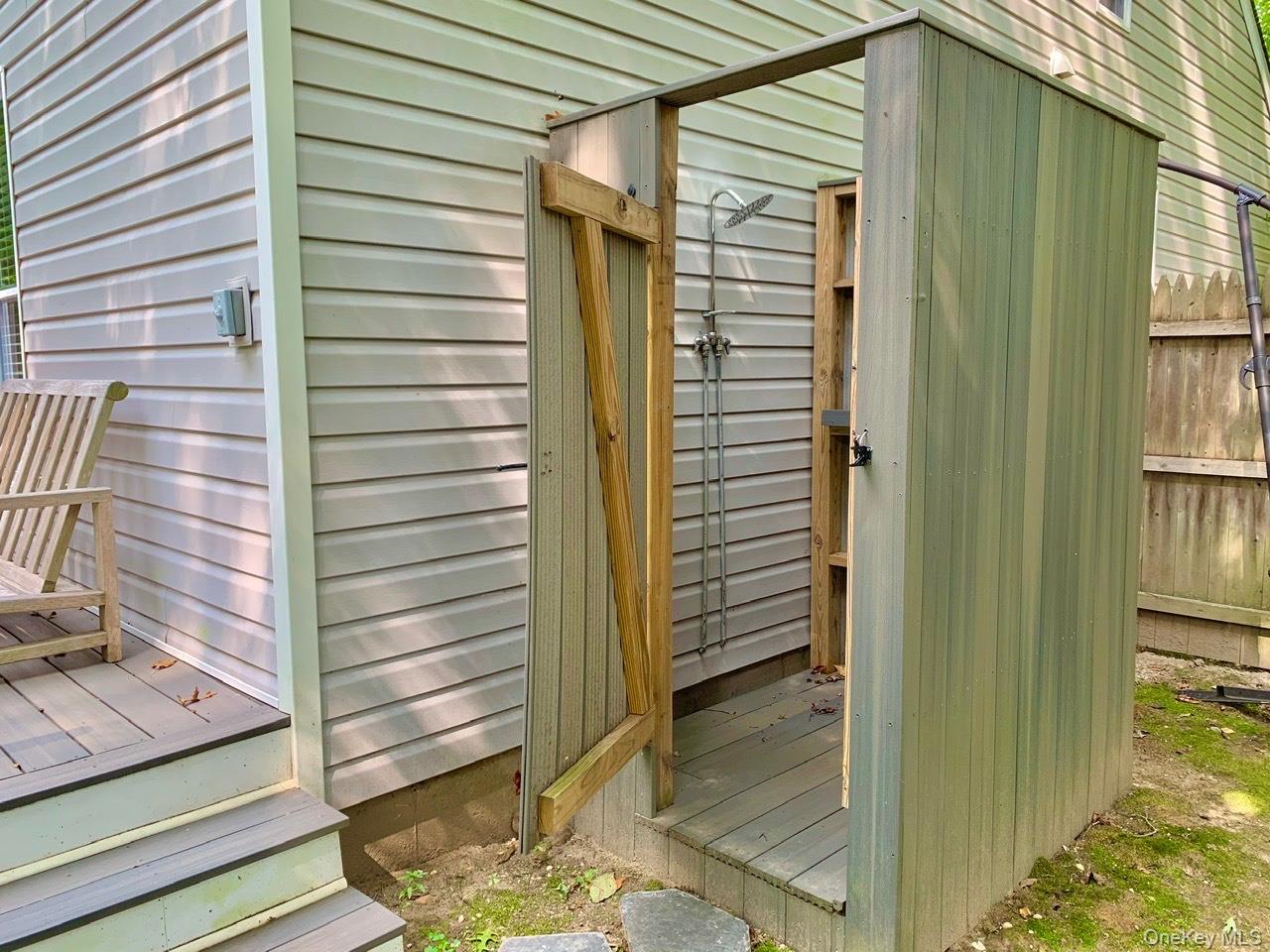 61 Kings Point Road East Hampton, NY 11937 - Photo 15 of 15