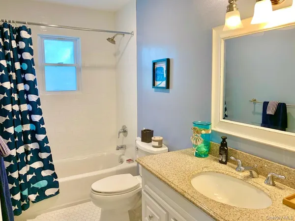 $6,000 | 61 Kings Point Road, East Hampton, NY 11937