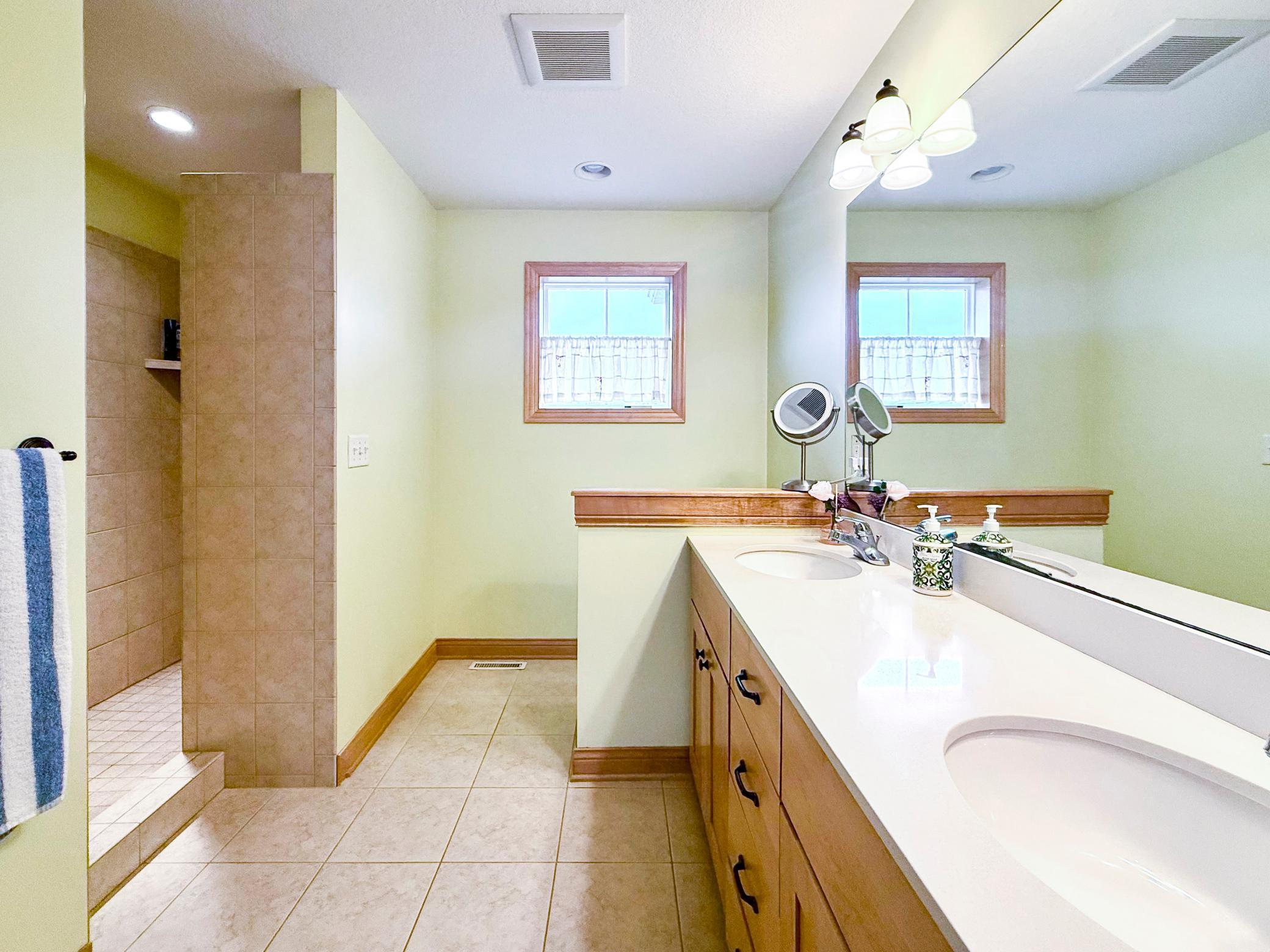 3655 Stone Point Drive Northeast Rochester, MN 55906 - Photo 12 of 23