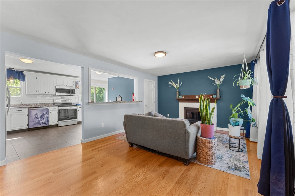 15 Old Farm Road Spencer, MA 01562 - Photo 5 of 42