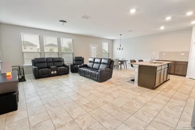 $2,250 | 3006 Old Almonte, San Antonio, TX 78224