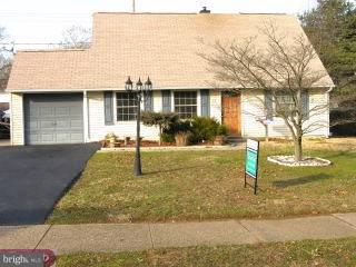 61 Upland Road Levittown, PA 19056 - Photo 1 of 6 Gallery Image 1