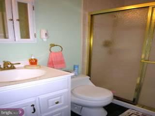 61 Upland Road Levittown, PA 19056 - Photo 4 of 6 Gallery Image 4