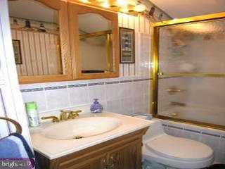 61 Upland Road Levittown, PA 19056 - Photo 5 of 6 Gallery Image 5