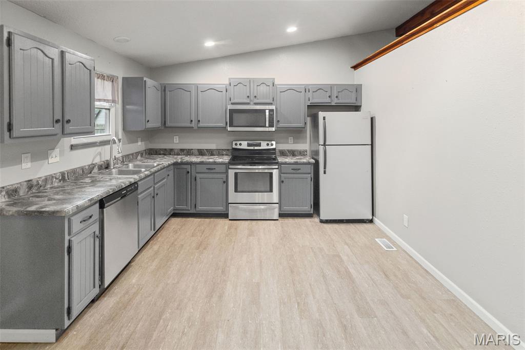 212 Red Bird Street Troy, IL 62294 - Photo 13 of 39