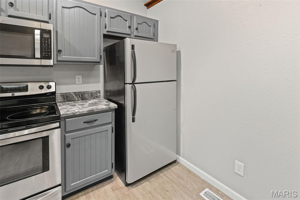 212 Red Bird Street Troy, IL 62294 - Photo 14 of 39