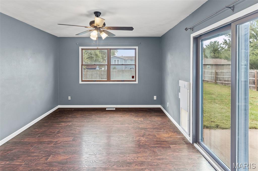 212 Red Bird Street Troy, IL 62294 - Photo 18 of 39