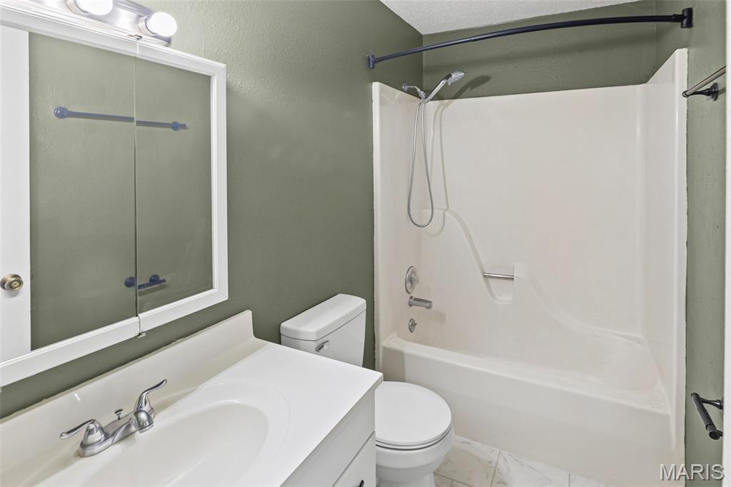 212 Red Bird Street Troy, IL 62294 - Photo 26 of 39