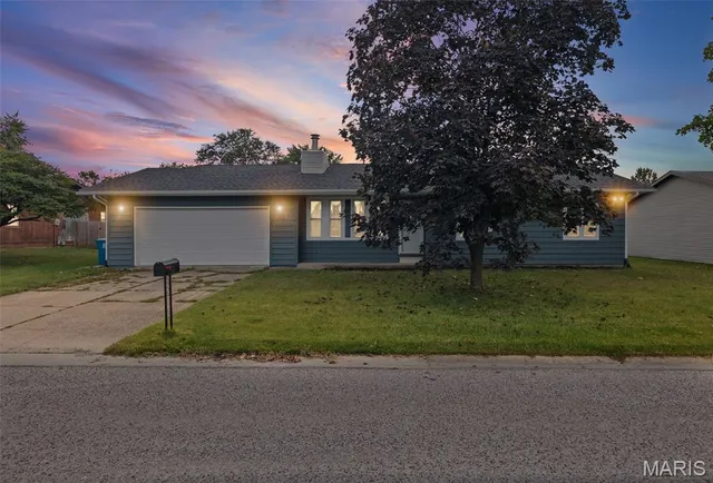 $255,000 | 212 Red Bird Street, Troy, IL 62294