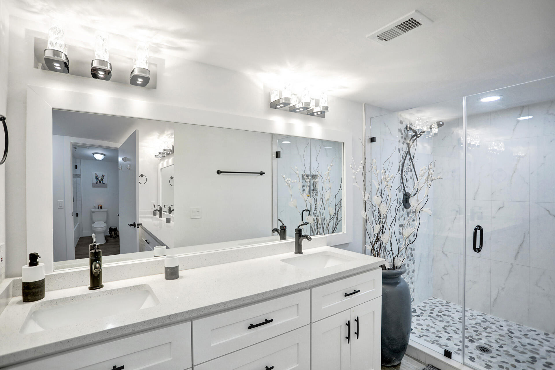 9170 Southwest 14th Street, Unit 4208 Boca Raton, FL 33428 - Photo 13 of 37 Split bathroom