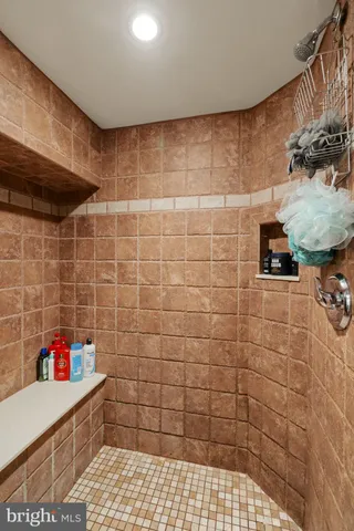 a black and white photo of a living room