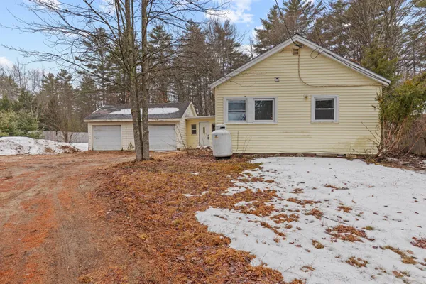 $235,000 | 1042 Pequawket Trail, Standish, ME 04085