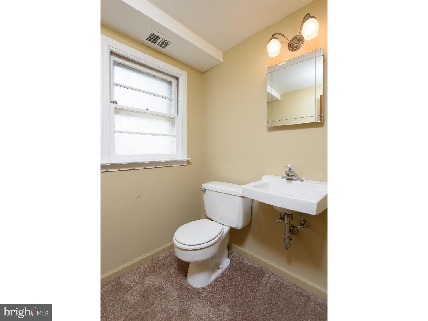 304 North Kent Road Broomall, PA 19008 - Photo 14 of 25 Gallery Image 14