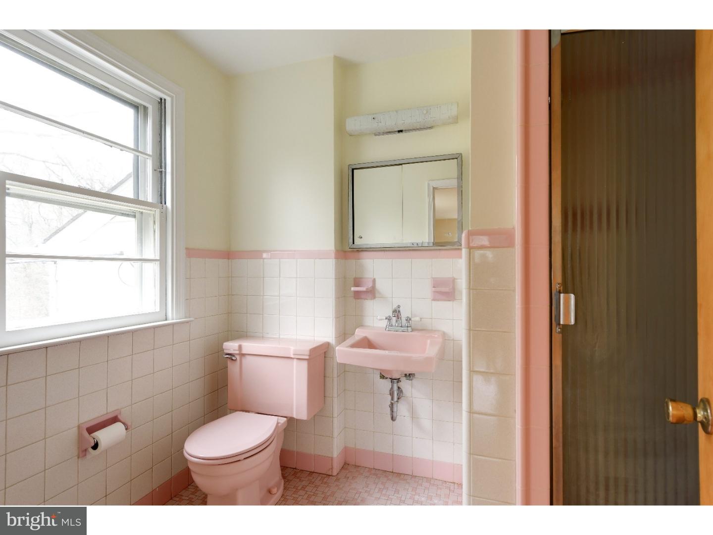 304 North Kent Road Broomall, PA 19008 - Photo 17 of 25 Gallery Image 17