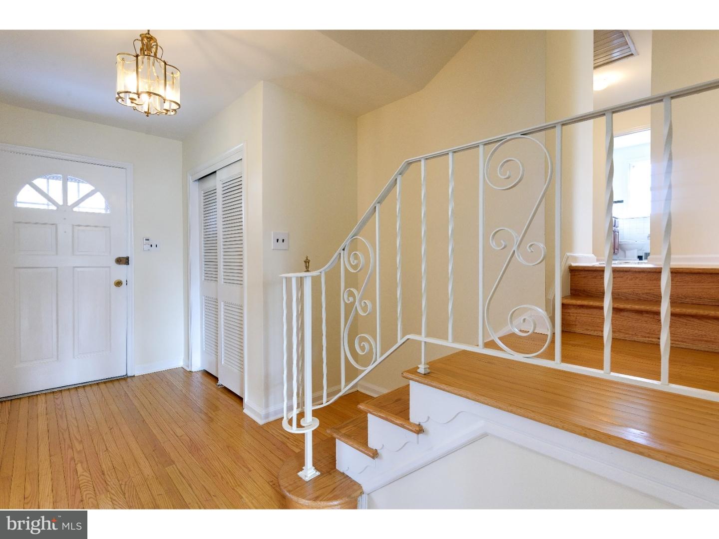 304 North Kent Road Broomall, PA 19008 - Photo 3 of 25 Gallery Image 3