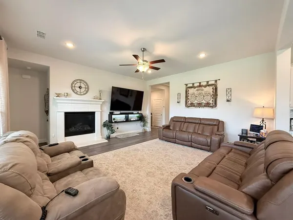 $2,650 | 2211 Grassland Avenue, Melissa, TX 75454