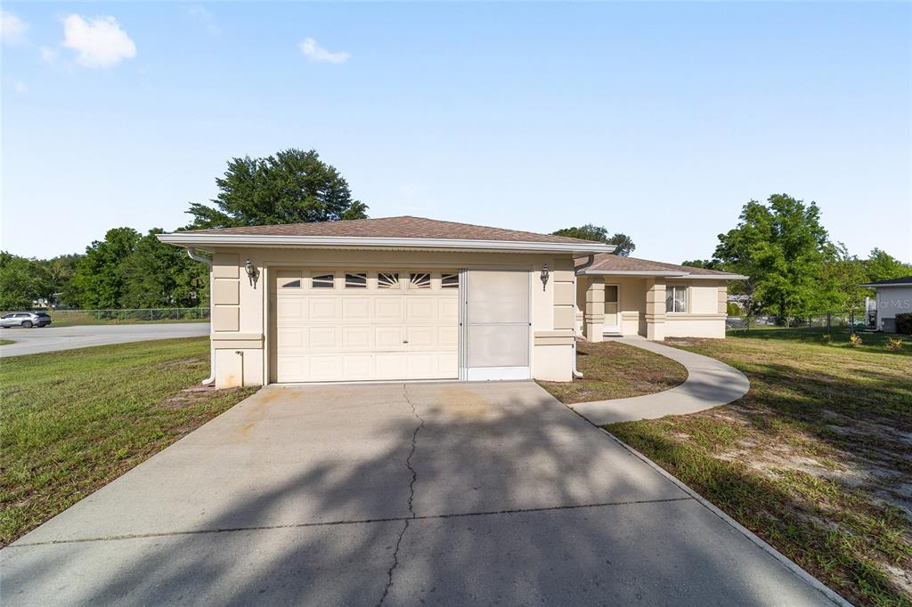 10470 Southwest 61st Terrace Road Ocala, FL 34476 - Photo 3 of 49