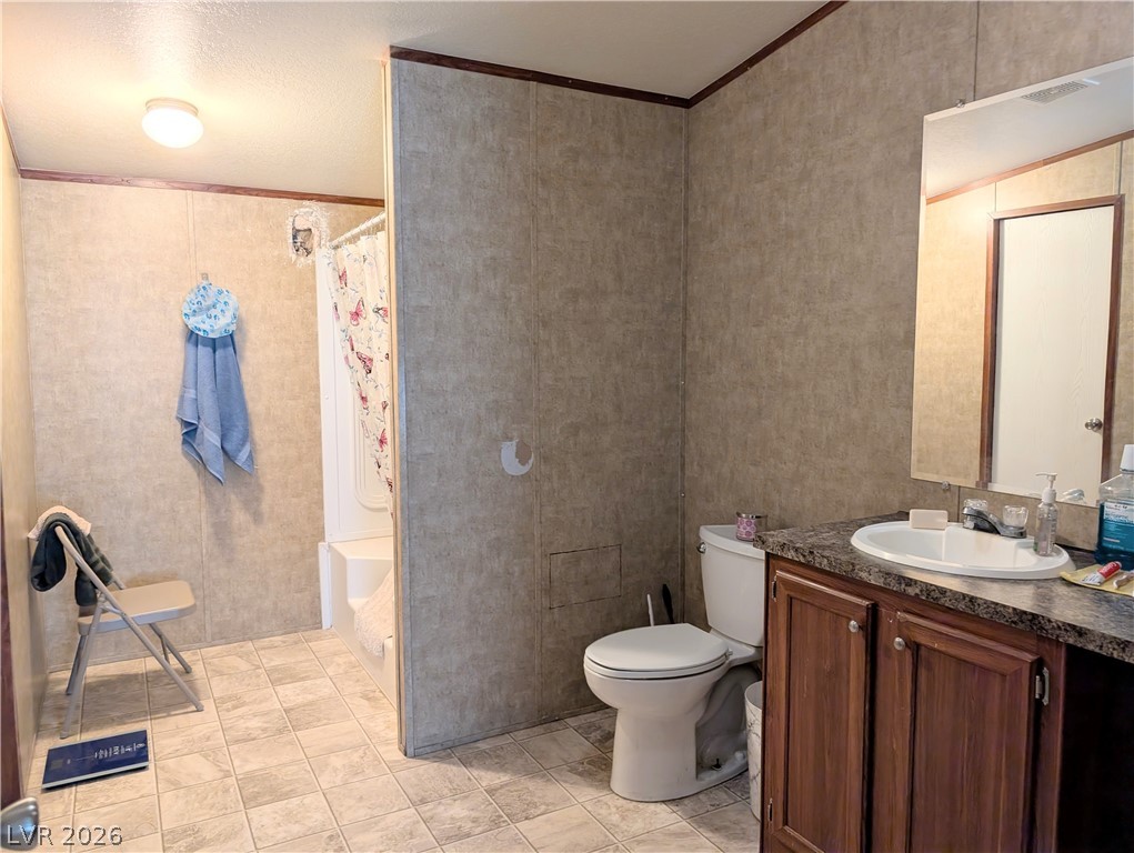 944 Holt Caliente, NV 89008 - Photo 10 of 20 Primary Bathroom